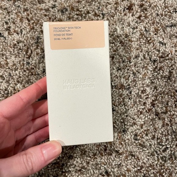 Haus Labs Foundation Light Warm 130 - Picture 2 of 5